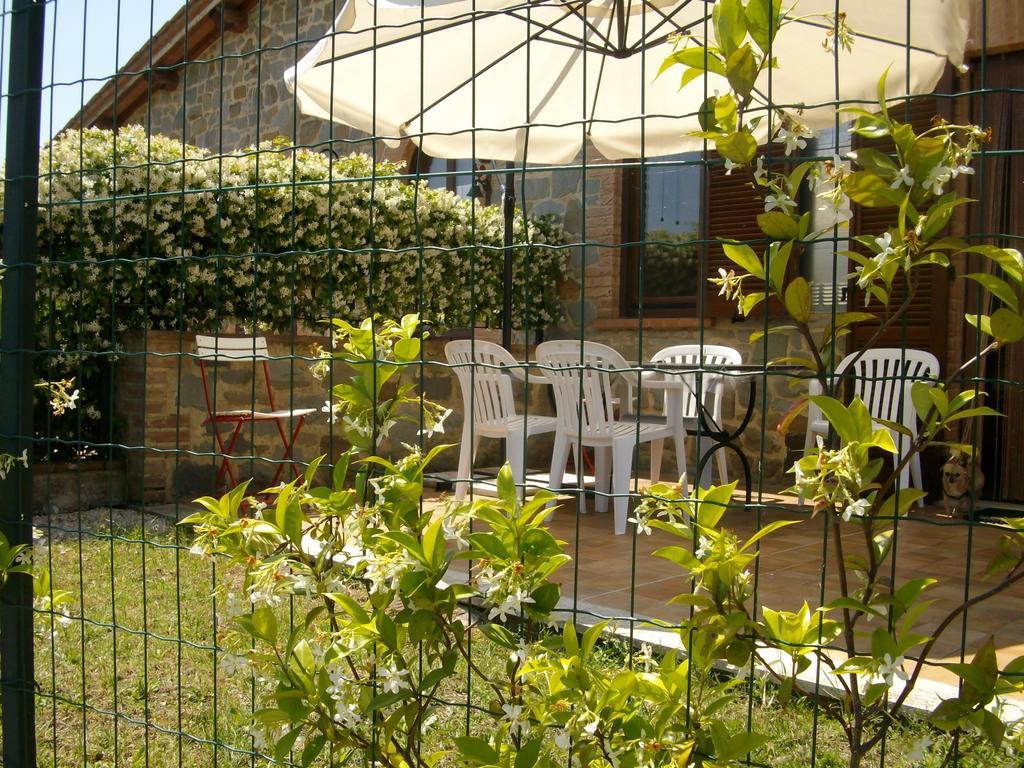 La Loggina Maxi Con 2 Giardini Recintati Privati Apartment Tuoro sul Trasimeno Cameră foto